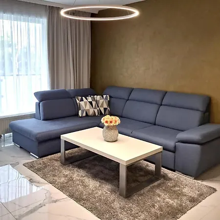 公寓 Taban Luxury 尼特拉