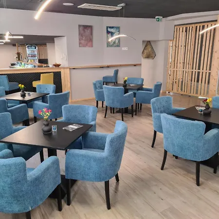 公寓 Taban Luxury 尼特拉